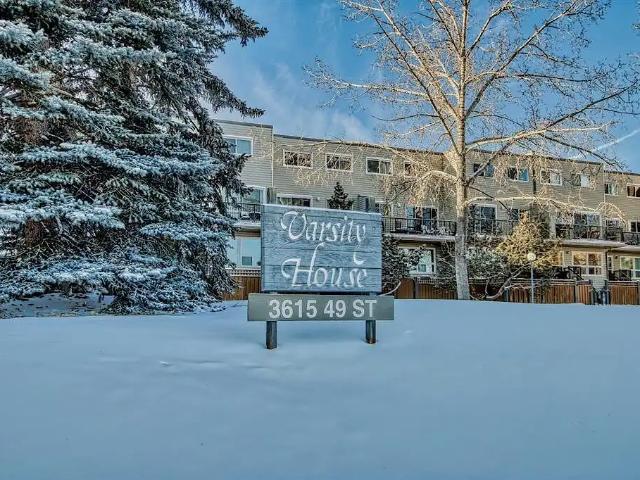 101 | Beautiful 3 Bed + 1 Bath Townhome | Corner Unit | Varsity | Great Location