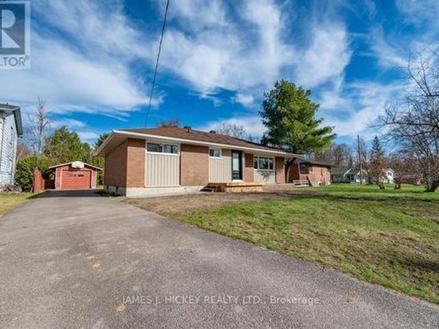 101 Birch Street, Deep River, ON, K0J 1P0 house for sale | Listing ID X12129 | Royal LePage