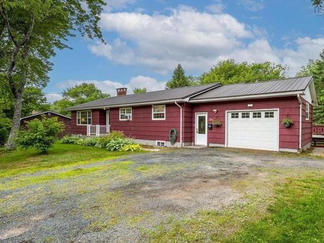 101 Etter Road, Mount Uniacke, NS, B0N 1Z0 house for sale | Listing ID 202617 | Royal LePage