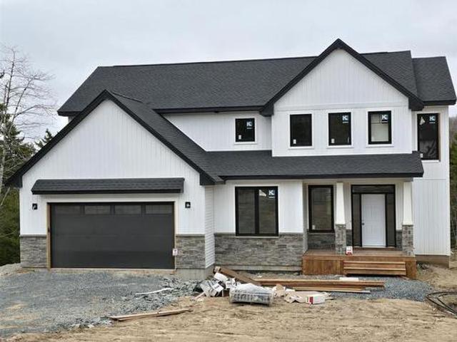101 Orchid Court, Middle Sackville, NS, B4E 0X2 house for sale | Listing ID 202610 | Royal LePage