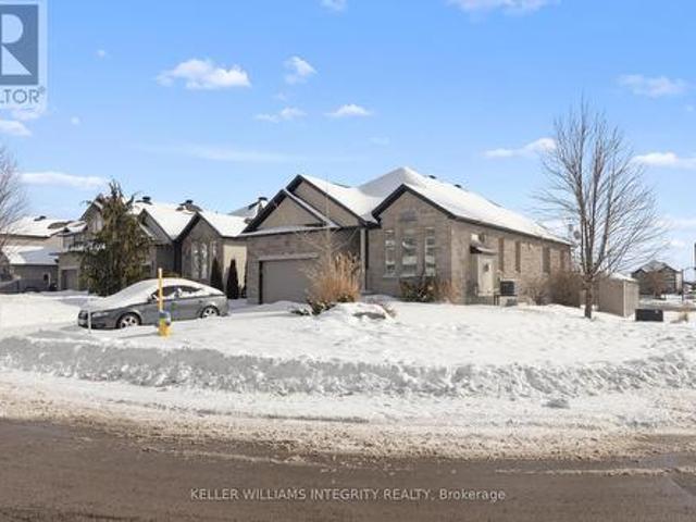 101 Thivierge Court, Clarence Rockland, ON, K4K 0E7 house for sale | Listing ID X11969 | Royal LePage