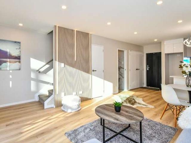 10/27 Landscape Road, Papatoetoe, Manukau City