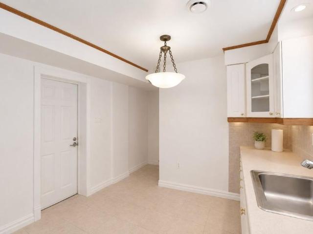 1028A 100e Avenue, H7W 4A3, H7W 4A3, Laval