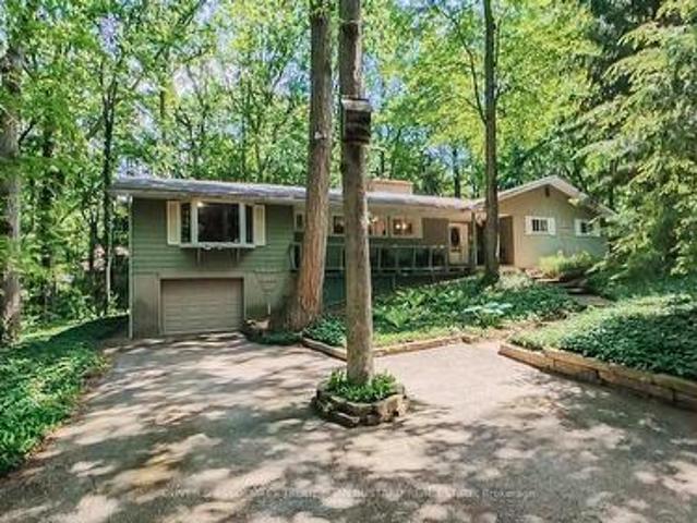 10294 Brewster Boulevard S, Lambton Shores Grand Bend, ON, N0M 1T0 house for sale | Listing ID X13498 | Royal LePage