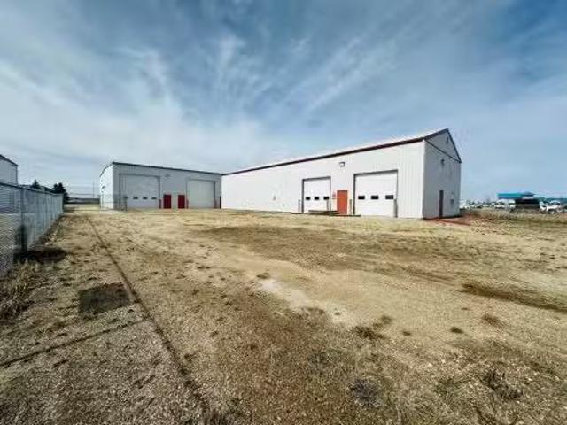 10203B 123 Street, Grande Prairie, AB, T8V 8B7 commercial fo.