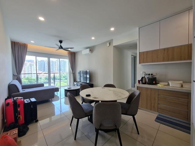 1020sf Tropicana Bay Residence Quality ID Modern Furnishing