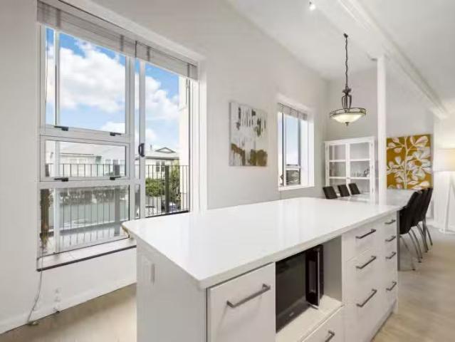 102/107 Thorndon Quay, Thorndon, Wellington City