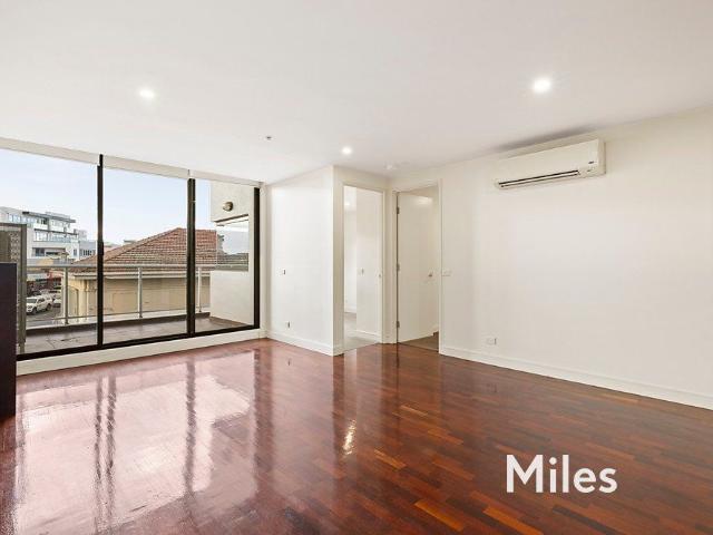 102/3 Kiernan Avenue, Ivanhoe