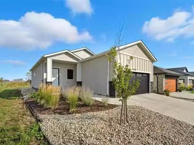 102 100 Grande Pointe Meadows Boulevard, Grande Pointe, MB, R5.