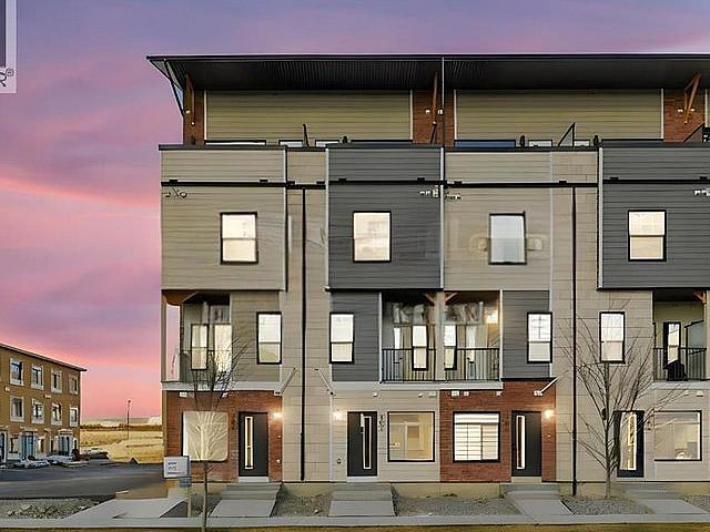 102, 156 Park Street Cochrane, Alberta