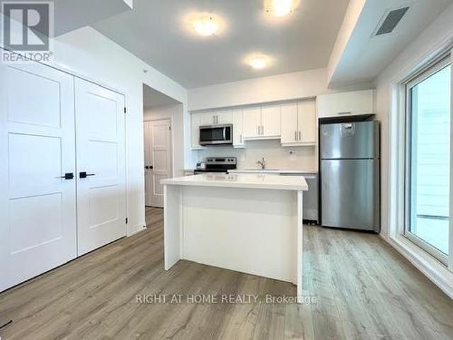 102 15 Kneeshaw Drive, Barrie, ON, L9J 0X9 condo for sale | Listing ID S13581 | Royal LePage