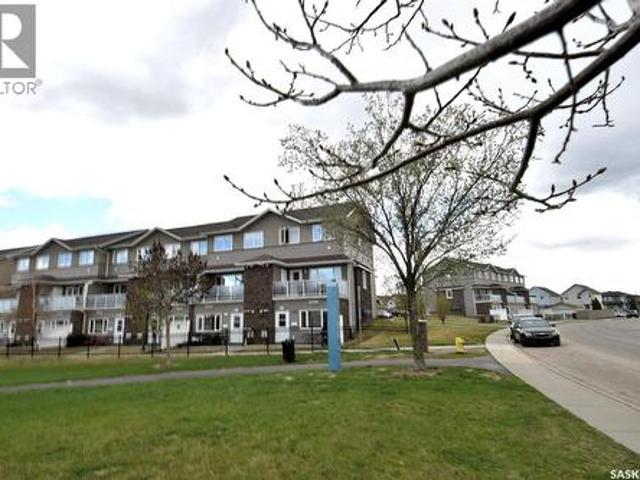 102 1 Hampton Circle, Saskatoon, SK, S7R 0K3 townhouse for sale | Listing ID SK036621 | Royal LePage