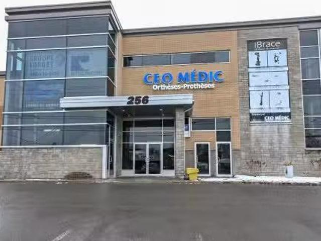 102 256 Rue De Montigny, Saint Jérôme, QC, J7Z 5R2 commercia.