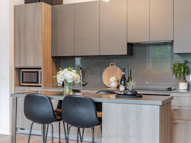 102 38 Water Walk Drive, Unionville | For Sale @ $699,000 | Condos. Ca
