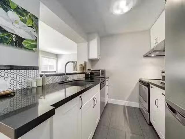 102 550 E 7Th Avenue, Vancouver, BC, V5T 1N7 Single Family P.