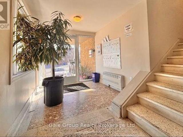 102 5 Paisley Boulevard E, Mississauga Cooksville, ON, L6A 1P3 lease for lease | Listing ID W13584 | Royal LePage