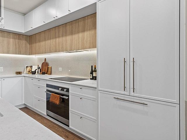 102 602 E 2nd Street North Vancouver, British Columbia