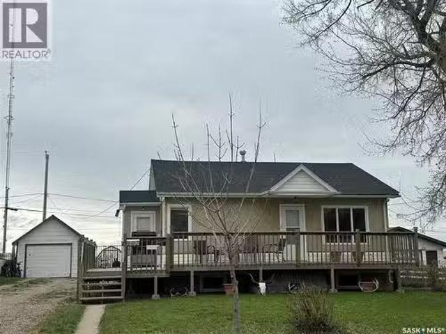 102 9Th Avenue Se, Weyburn, SK, S4H 1Z7 house for sale List.