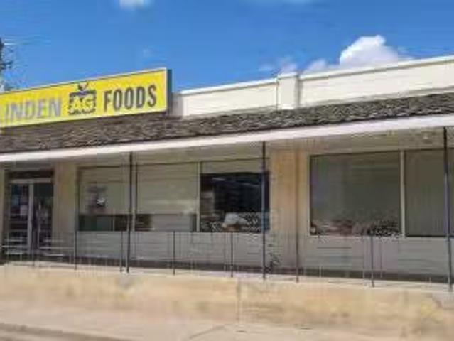 102 Central Avenue East, Linden, AB, T0M 1J0 commercial for.