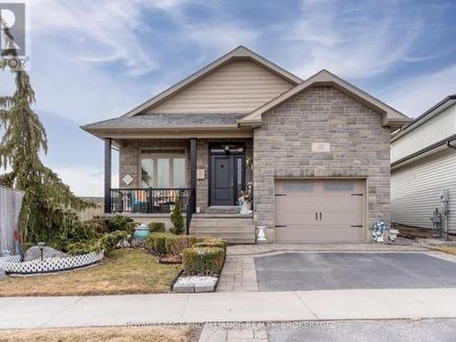 102 Blakely Street, Loyalist 54 Amherstview, ON, K7N 0A3 house for sale | Listing ID X12054 | Royal LePage