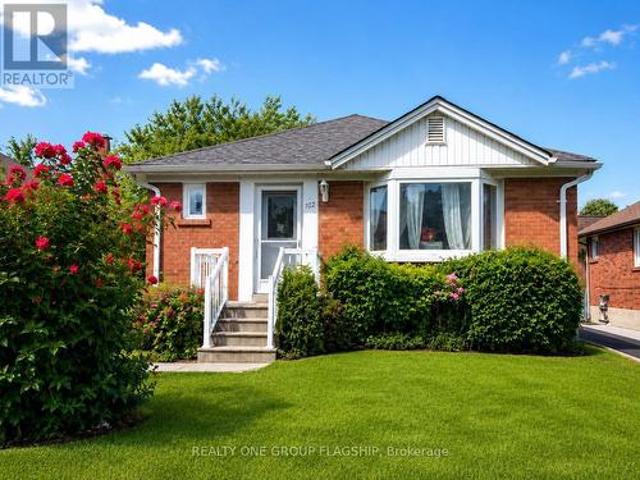 102 Edgecroft Road, Toronto, ON, M8Z 2C3 house for sale | Listing ID W13549 | Royal LePage