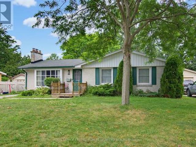 102 Honeysuckle Crescent, London East A, ON, N5Y 4P4 house for sale | Listing ID X13547 | Royal LePage