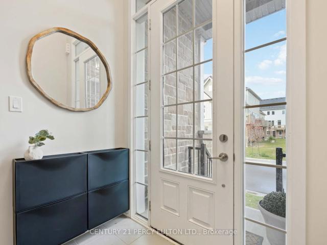 102 Lyall Stokes Circle, East Gwillimbury | 3+1Beds/3Bath, Townhouse, $728,888 | Condos. Ca