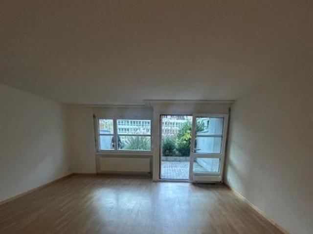 102 m²