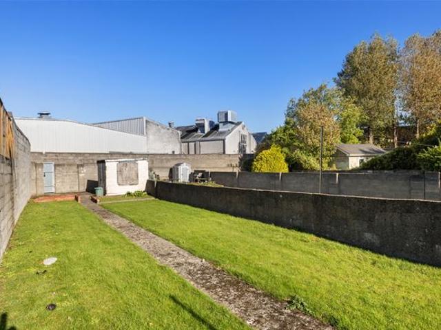 102 St James's Road, Greenhills, Dublin 12 Ed Dempsey & Associates 4843 MyHome. Ie Residential