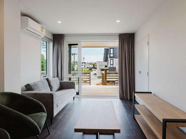 102 Te Puketoka Lane, Mangere, Manukau City