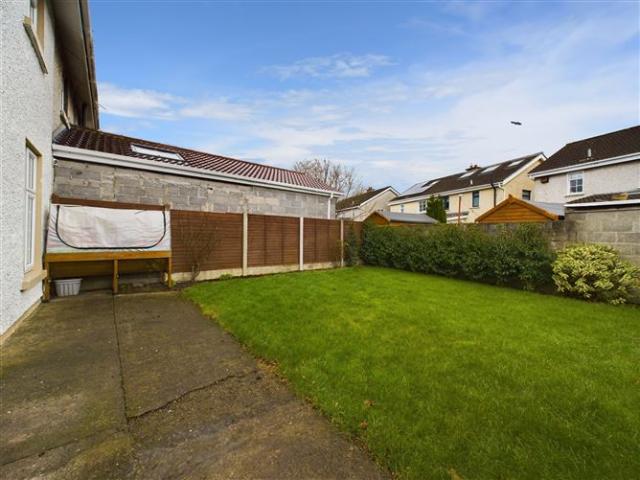 102 The Drive, Castletown, Celbridge, Kildare RE/MAX Partners 4911 MyHome. Ie Residential