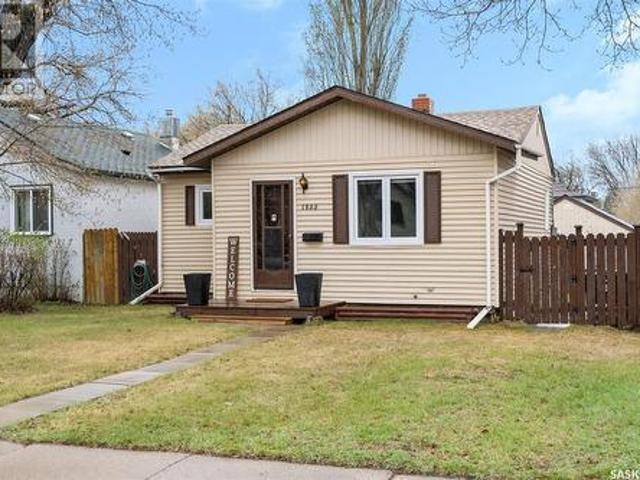 1035 K Avenue N, Saskatoon, SK, S7L 2N5 house for sale List.
