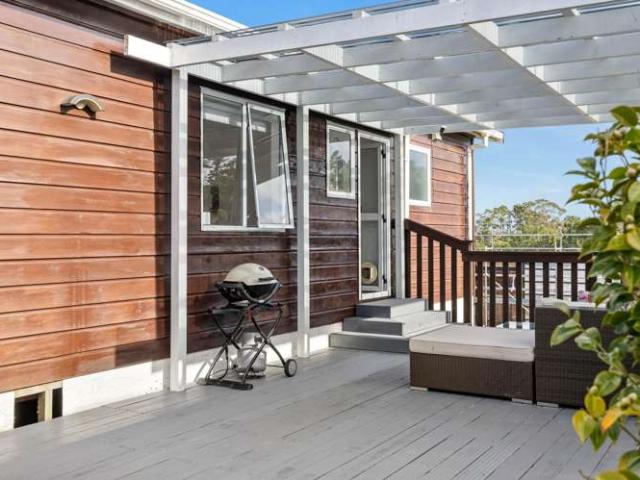 1030B East Coast Road, Torbay, North Shore City