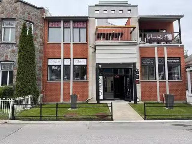 103 180 Rue Ste Marie, Terrebonne Terrebonne, QC, J6W 3E1.