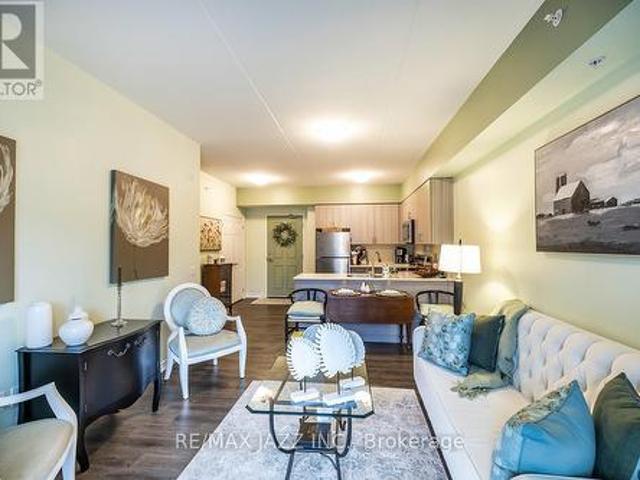 103 290 Liberty Street N, Clarington Bowmanville, ON, L1C 0H3 condo for sale | Listing ID E12109 | Royal LePage