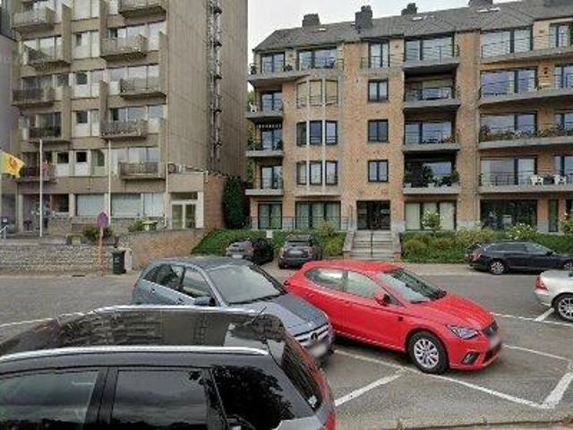 103 m2 apartment for rent in Hoei