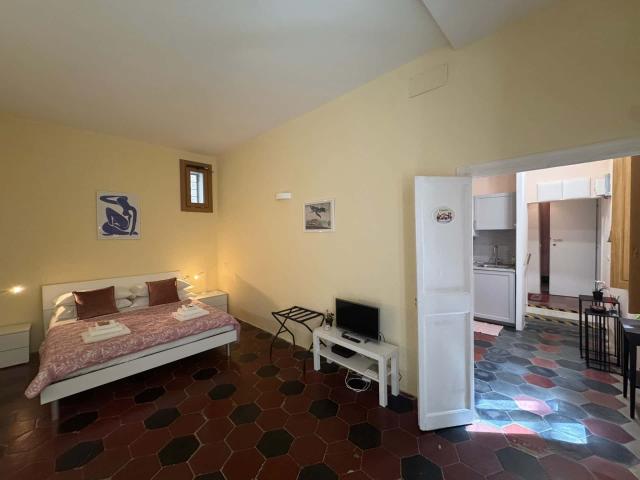 103 Selci Le Due Torri in Rione Monti