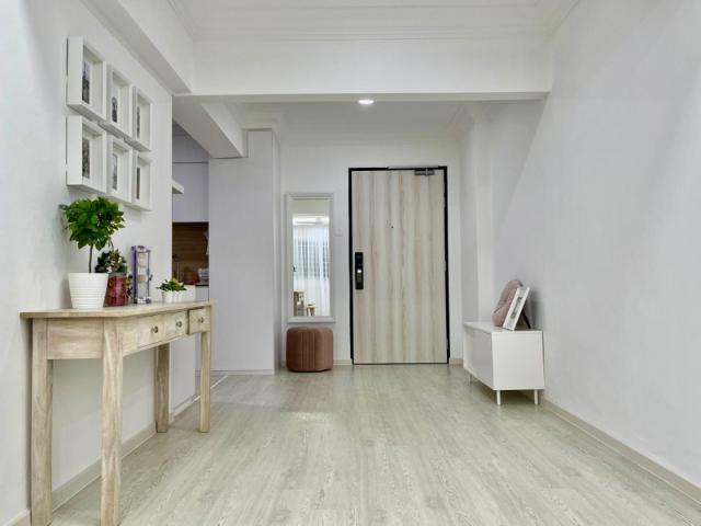 103 Towner Road HDB Apartment For Sale, $948,000, 3 Bed 2 Bath 1,173 sqft $808.00 psf