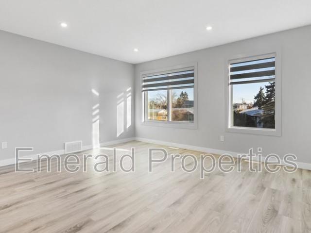 10441 132 St NW 3 Bedroom Apartment for Rent at 10441 132 St Nw, Edmonton, AB T5N 1Z3
