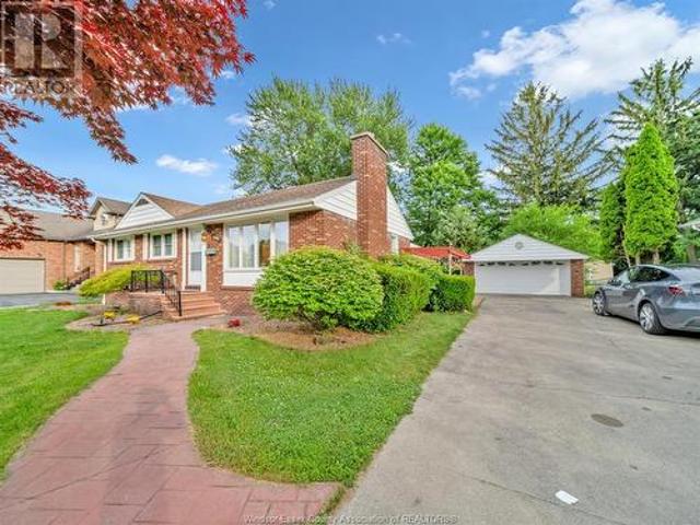 1045 Cabana Road West, Windsor, ON, N9G 1B6 house for sale | Listing ID 25016 | Royal LePage