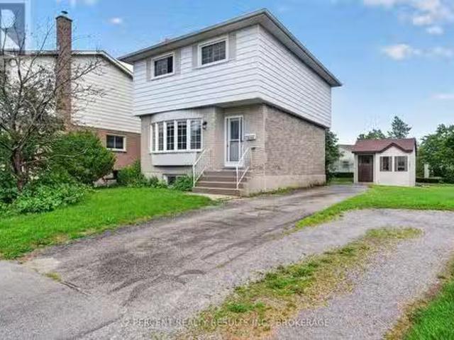 1046 Pinewood Place, Kingston City Northwest, ON, K7P 1L1.