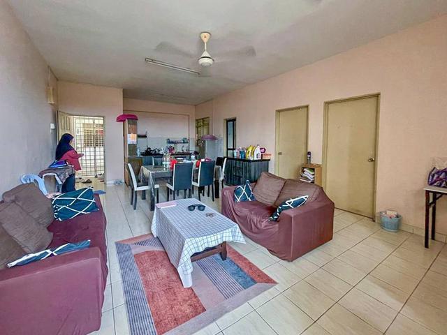 1049 Sqft Booking RM1000 Condominium Kristal Seksyen 7 Shah Alam