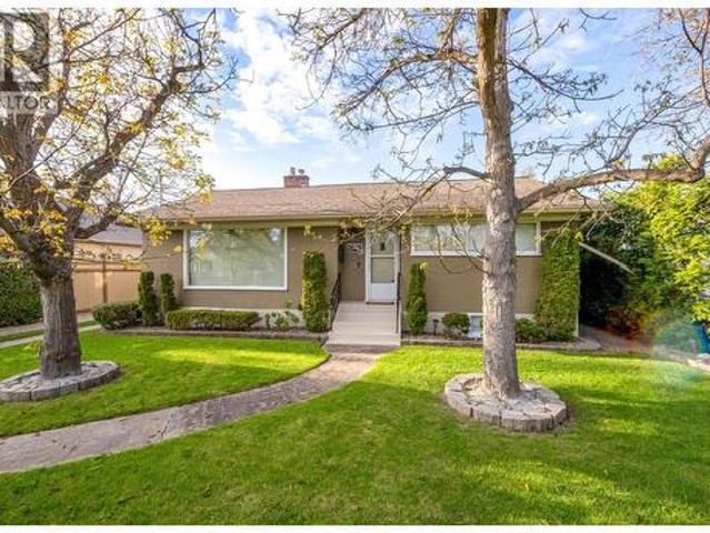 1040 Laurier Avenue, Kelowna, BC, V1Y 6B1 house for sale | Listing ID 10395 | Royal LePage