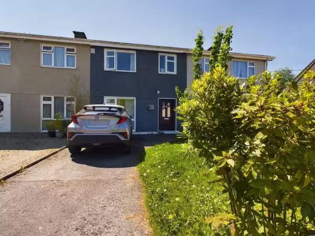 1042 Avondale, Leixlip, Leixlip, Co. Kildare, W23P9C9 is for s.