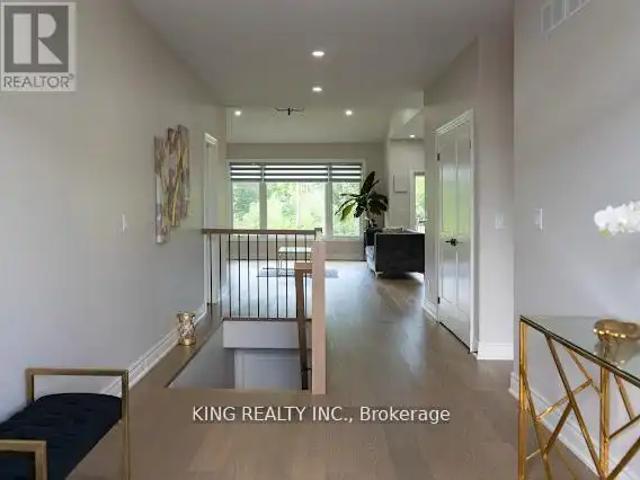 1043 KETTLE COURT