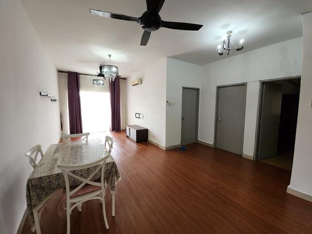 1043sqft Saujana Aster Kondominium Condominium Presint 11