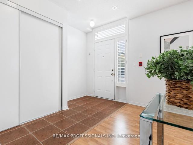 104 3 Lake Shore Boulevard W, Etobicoke | For Sale @ $599,999 | Condos. Ca