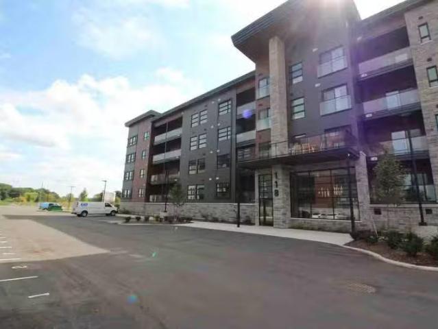 104 118 Summersides Boulevard 1 118 118 Summersides Bou.