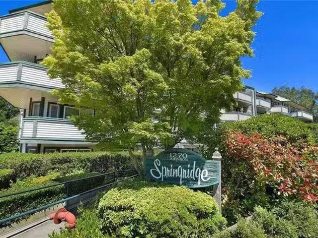 104 1270 Johnson St, Victoria, BC, V8V 3P1 Single Family Pro.