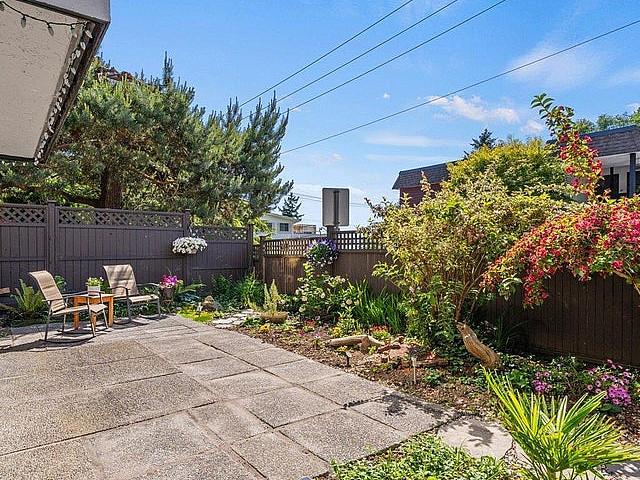 104 1319 Martin Street White Rock, British Columbia